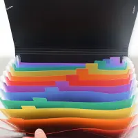 在飛比找樂天市場購物網優惠-防水彩虹13格繩扣風琴包a4多層文件夾伸縮式學生塑料試卷分類