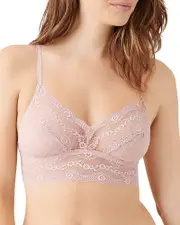 b. tempt'd by Wacoal Lace Kiss Bralette