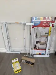 Carlson Pet Gate Direct View Walk Through Model 3050 White New - Open Box