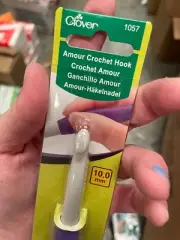 Clover Armour Crochet Hook 1057 / 10mm