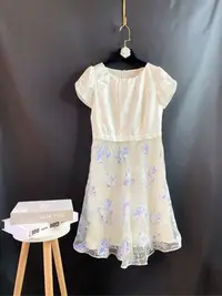 在飛比找Yahoo!奇摩拍賣優惠-CRAIG白色緞面拼接花卉網紗洋裝/百貨專櫃/婚禮洋裝/正式
