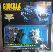 Godzilla Wars 2 in 1 Battle Collectors Edition Godzilla Vs Moguera w/ Card
