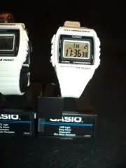 CASIO SPORTS WATCH WHITE BAND BENZEL digital 3224 TESTED GOOD BATTERY NOS 118A