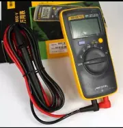 Fluke 101 F101 Digital Basic Pocket Digital Multimeter AC/DC Voltage Tester Exc*