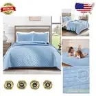 Reversible California King Quilt Set with Geometric Pattern for Elegant Bedrooms