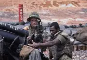 Vietnam War Photos -- 105mm Howitzer + Soldiers