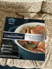 New Corningware CAST Aluminum Dutch Oven Blue 5.5 Qt.