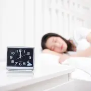 Square Battery Operated Simple Home Decor Number Clock Alarm Clock Quartz