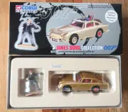 Corgi 04201 James Bond 007 GOLD Aston Martin DB5 & Oddjob Figure Set 1997 1:36