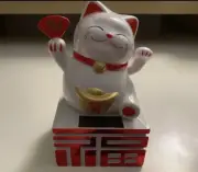 Solar powered white Lucky cat sitting on FU( 福）with Hand Waving figuire toy