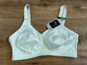 Bali Womens Beautifully You Tailored Wireless Bra DFW820 38DD Ivory Support