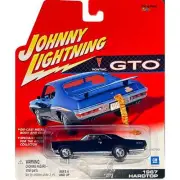 Johnny Lightning Pontiac GTO 1967 Hardtop (Dark Blue) Playing Mantis