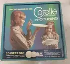 VTG NIB Corelle Corning Snowflake Blue 20 Piece Dinnerware Set for 4