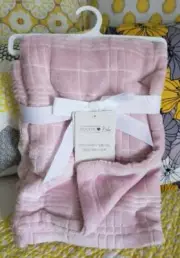 Adorn Baby Soft Pale Pink Baby Girls Embossed Plush Baby Crib Blanket NEW nwt