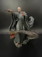 Lord Voldemort and Nagini - Pro Painted Resin Statue 1:6 31cm