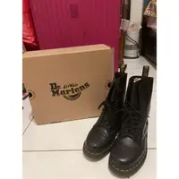 在飛比找蝦皮購物優惠-Dr.martens 1490 10孔 黑色基本款 38號