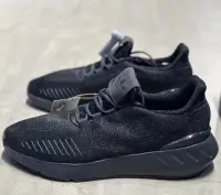 在飛比找Yahoo!奇摩拍賣優惠-正品Adidas新款2022三葉草SWIFT RUN女運動鞋