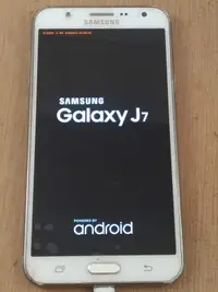 在飛比找露天拍賣優惠-不附電池 /故障機 Samsung Galaxy J7 白色