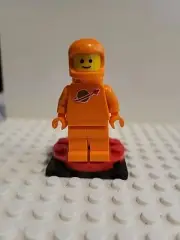 SP130 - Orange Spaceman - Lego Minifigure