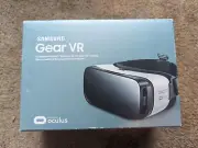 Samsung Oculus SM-R322NZWAXAR Gear VR Headset - Frost White, New In Box, Sealed