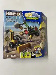 KRE-O CityVille Invasion Construction Site Smash Set A4912 3 Figures SEALED!