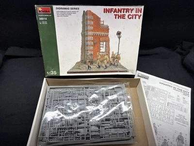1/35 MiniArt 36014 Infantry In The City Diorama Kit Open Box Sealed Sprues