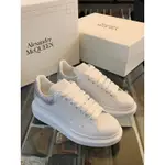 LIMIT精品✔️ALEXANDER MCQUEEN 經典銀色亮片尾跟設計 女生 紐約客 小白鞋 預購