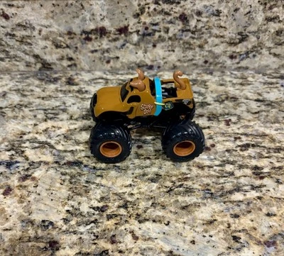Spin Master Monster Jam Scooby Doo BROWN WHEELS Truck 1/64 New