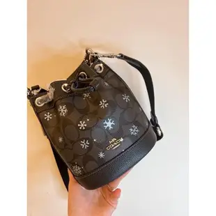 台灣現貨❤️7500 Coach 黑灰雪花❄️水桶包   限定款