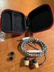 Ear Bud Headphones for iPhone & Computers NEW WIRED 3.5 mm Yellow Wood Grain