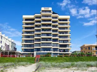 佩利肯金沙海濱度假村Pelican Sands Beachfront Resort