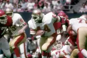 Running Back Kelvin Bryant of the Baltimore Stars runs the ball i - Old Photo