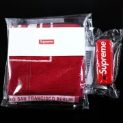 Supreme - Floating Keychain + Mini Towels (Set of 2) - Brand New - Red Black