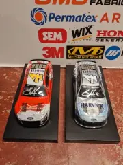 Kevin Harvick 1/24 2023 Autographed Diecast Phoenix Busch Light & Budweiser