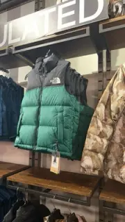 THE NORTH FACE Women's 1996 Retro Nuptse Vest Evergreen