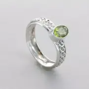 Oval Green PERIDOT Band Ring - Multiple Sizes - 925 STERLING SILVER #33e