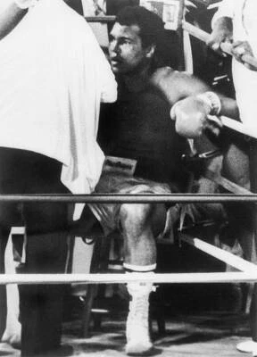 Ali Vs Holmes 1980 Old Boxing Photo