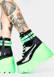 [Demonia] Green UV Patent Technopagan Boots