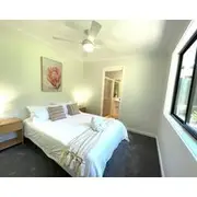 Mirrabooka Magic - Luxury By The Lake