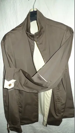 英國男裝名牌登喜路Alfred Dunhill Sport，優雅淡米淺咖啡雙色，防風特優材質，低調高級設計，折價出讓
