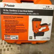 NEW Paslode 918000 IM200Li 18 Ga Cordless 7.4VOLT Li-Ion Brad Nailer GUN KIT