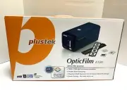 Plustek OpticFilm 8100. With 2 -35mm slides, Ethernet & power wires, Case New