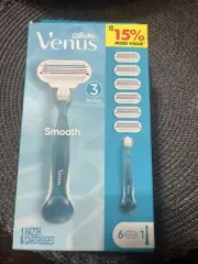 Gillette Venus Smooth Razors, 1 Handle, 6 Razor Blade Refills #384