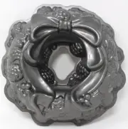 Nordic Ware Holiday Wreath Cast Aluminum Nonstick Cake Bundt Heavy Pan 9 cup New
