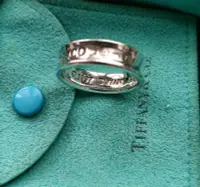 在飛比找Yahoo!奇摩拍賣優惠-Tiffany 蒂芬尼 經典  純銀戒指   【1837】 