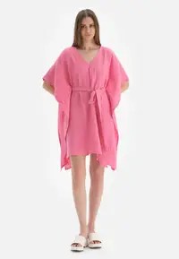 在飛比找ZALORA購物網優惠-Pink Kimono, Short Sleeve Beac