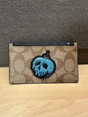 NWT!RARE! COACH X DISNEY POISON APPLE TAN SIGNATURE LEATHER ZIP CARD CASE F75803