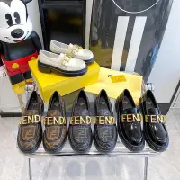 在飛比找Yahoo!奇摩拍賣優惠-熱銷#FENDI新品金屬字母樂福鞋女金屬樂福鞋女 金屬樂福鞋
