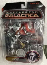 Diamond Select Toys Battlestar Galactica Toys r Us Red Stripe Cylon Figure NEW