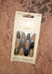 CALA *LEOPARD LUX* Stiletto Matte & Metallic Wild Print Press On Mani✨